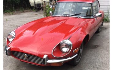 Jaguar-Xke-1967-Red-Beige-and-Black