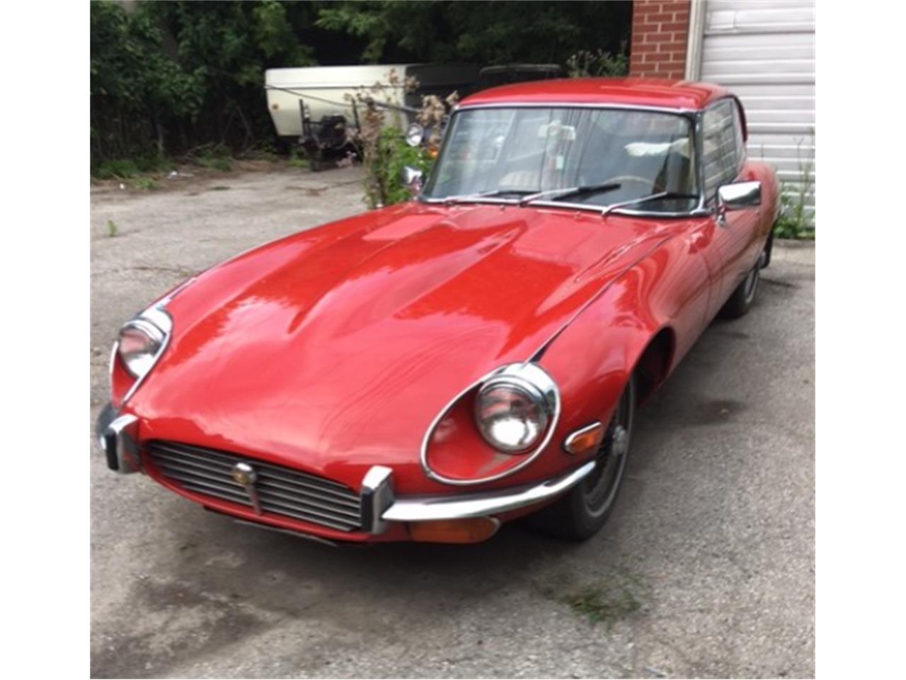 Jaguar-Xke-1967-Red-Beige-and-Black-4