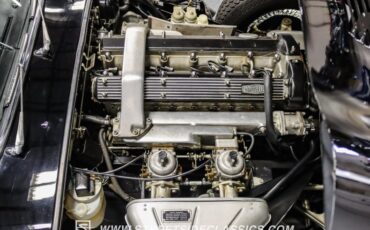 Jaguar-Xke-1968-Black-Black-11