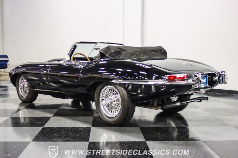 Jaguar-Xke-1968-Black-Black-13
