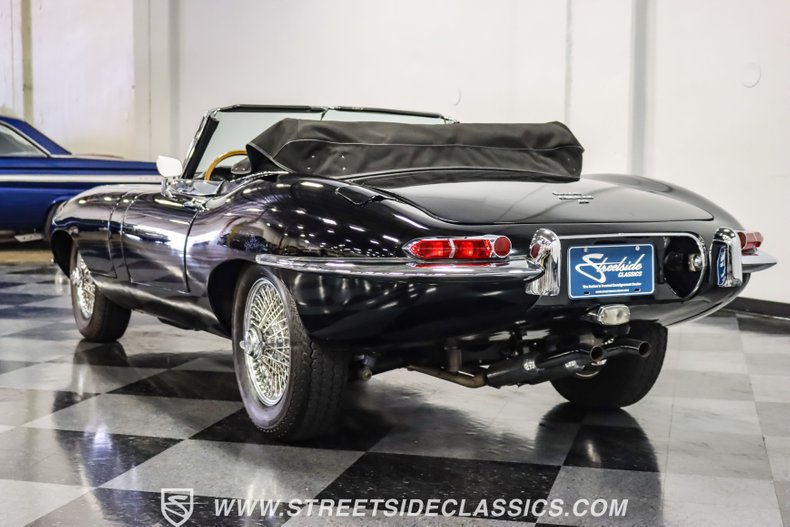 Jaguar-Xke-1968-Black-Black-15