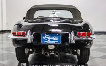 Jaguar-Xke-1968-Black-Black-16