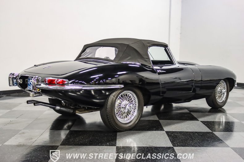 Jaguar-Xke-1968-Black-Black-18
