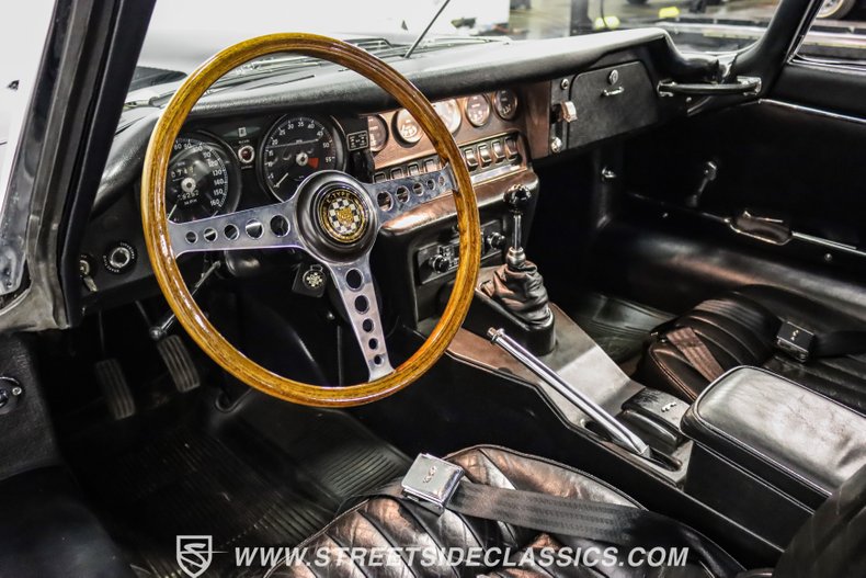 Jaguar-Xke-1968-Black-Black-2