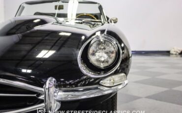 Jaguar-Xke-1968-Black-Black-26