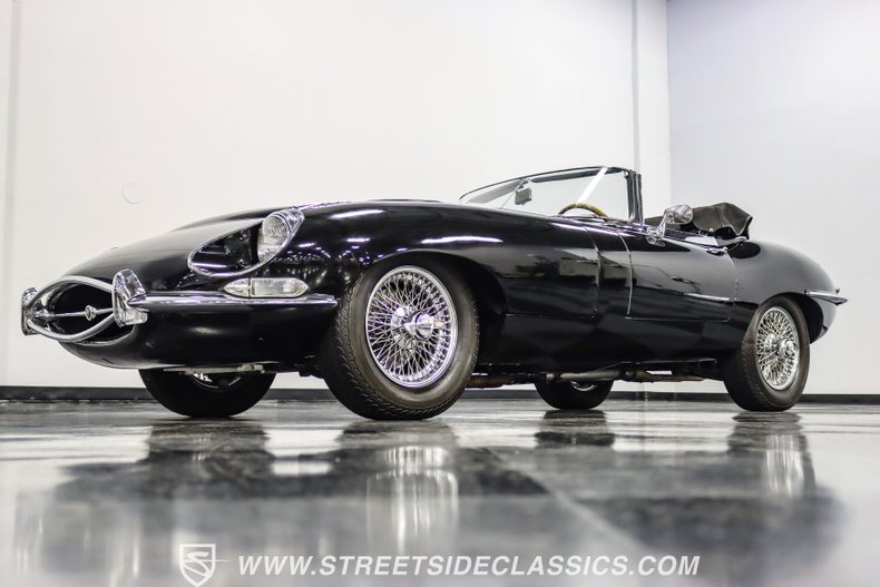 Jaguar-Xke-1968-Black-Black-27
