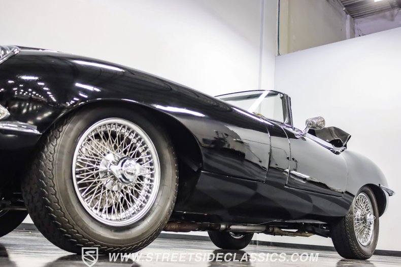 Jaguar-Xke-1968-Black-Black-28