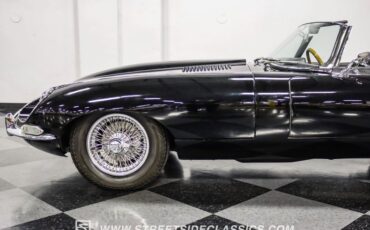 Jaguar-Xke-1968-Black-Black-29