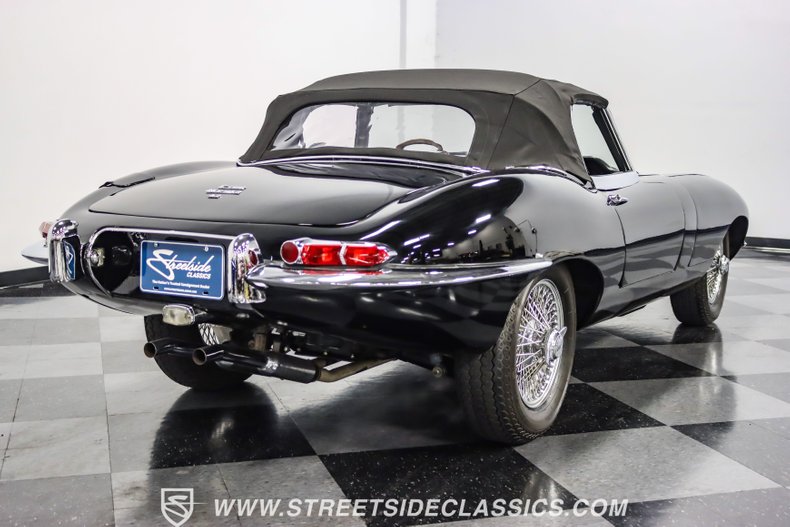 Jaguar-Xke-1968-Black-Black-31