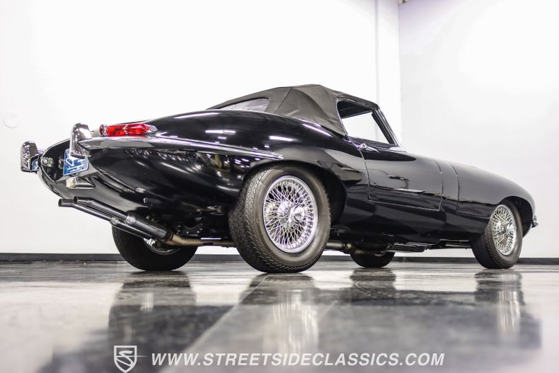 Jaguar-Xke-1968-Black-Black-34