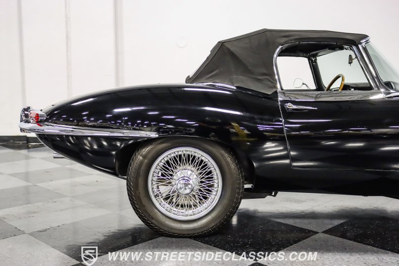 Jaguar-Xke-1968-Black-Black-36