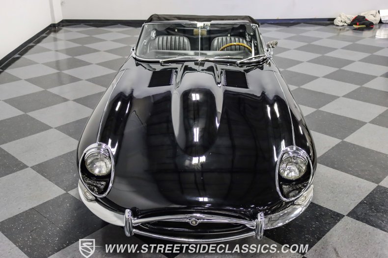 Jaguar-Xke-1968-Black-Black-38