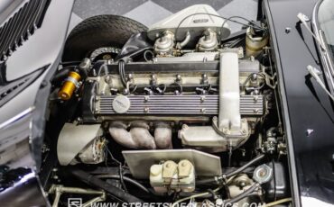 Jaguar-Xke-1968-Black-Black-44