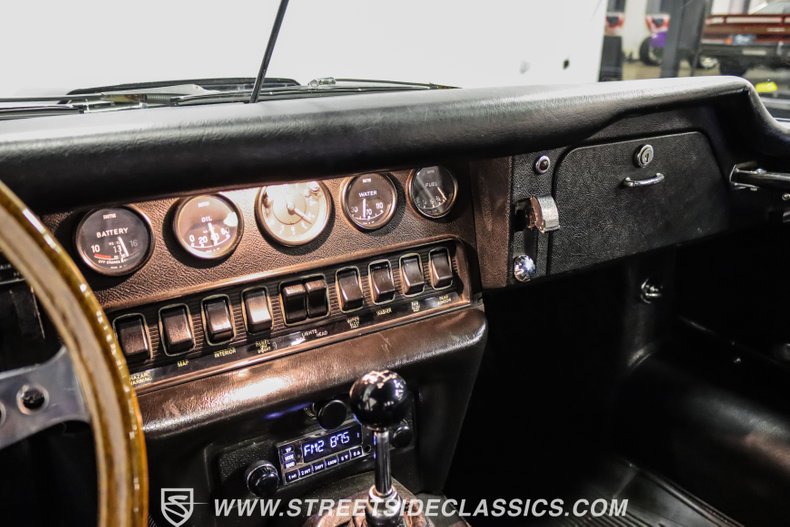 Jaguar-Xke-1968-Black-Black-48