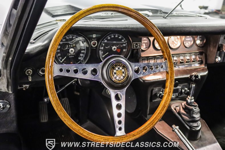 Jaguar-Xke-1968-Black-Black-8