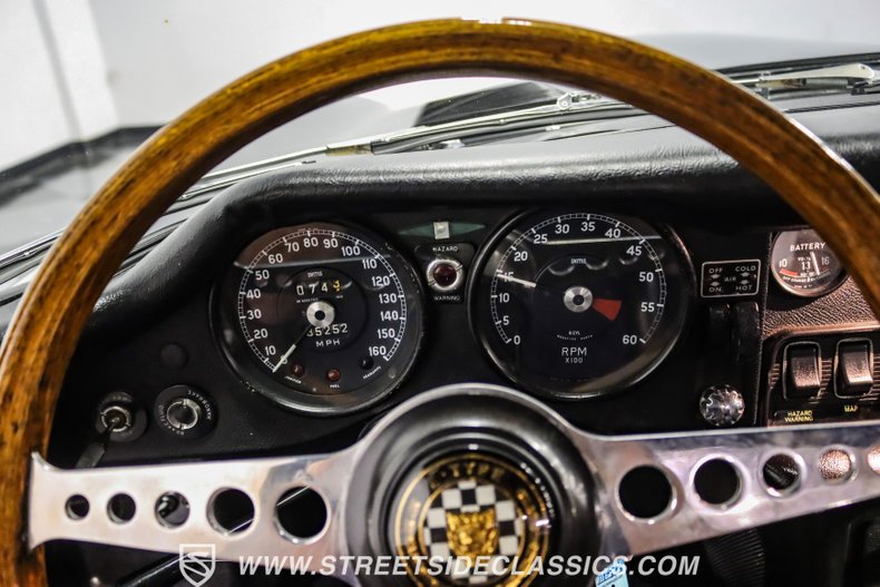 Jaguar-Xke-1968-Black-Black-9