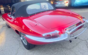 Jaguar-Xke-1968-Red-Black-11
