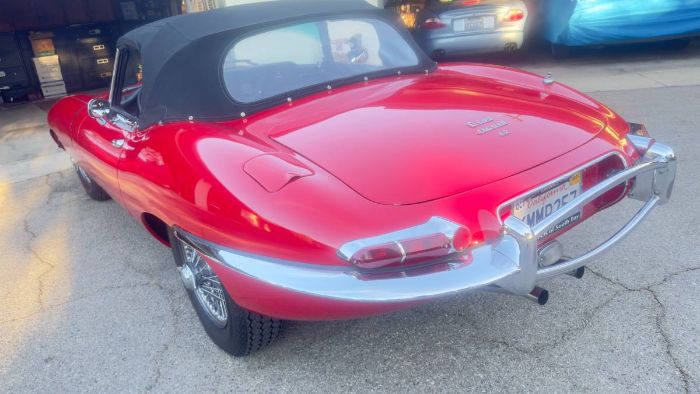 Jaguar-Xke-1968-Red-Black-11