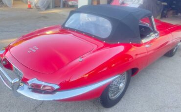 Jaguar-Xke-1968-Red-Black-12