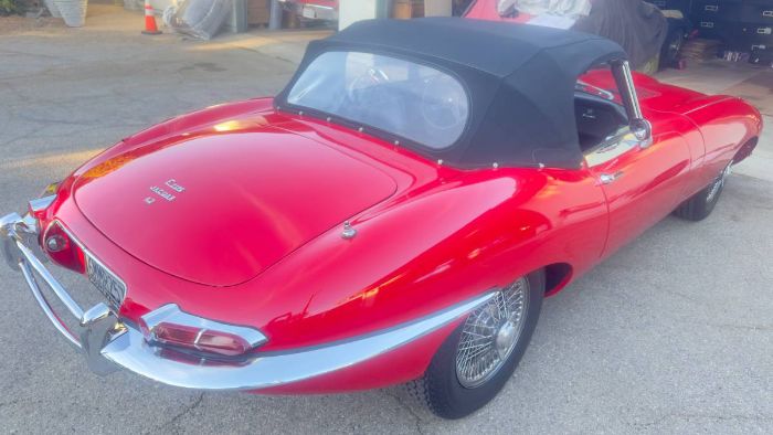 Jaguar-Xke-1968-Red-Black-12