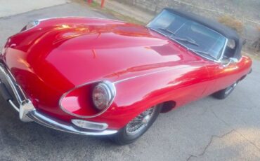 Jaguar-Xke-1968-Red-Black-17