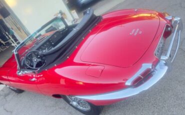 Jaguar-Xke-1968-Red-Black-2
