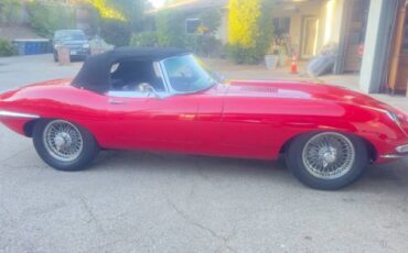Jaguar-Xke-1968-Red-Black-21