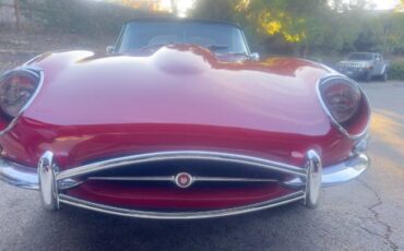 Jaguar-Xke-1968-Red-Black-22