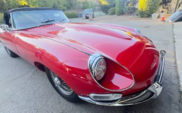 Jaguar-Xke-1968-Red-Black