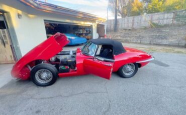 Jaguar-Xke-1968-Red-Black-4