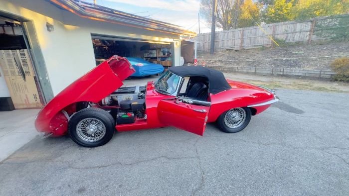 Jaguar-Xke-1968-Red-Black-4