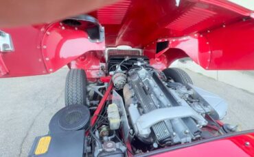 Jaguar-Xke-1968-Red-Black-5