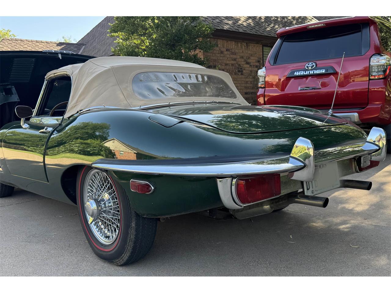 Jaguar-Xke-1971-British-Racing-Green-Biscuit-1