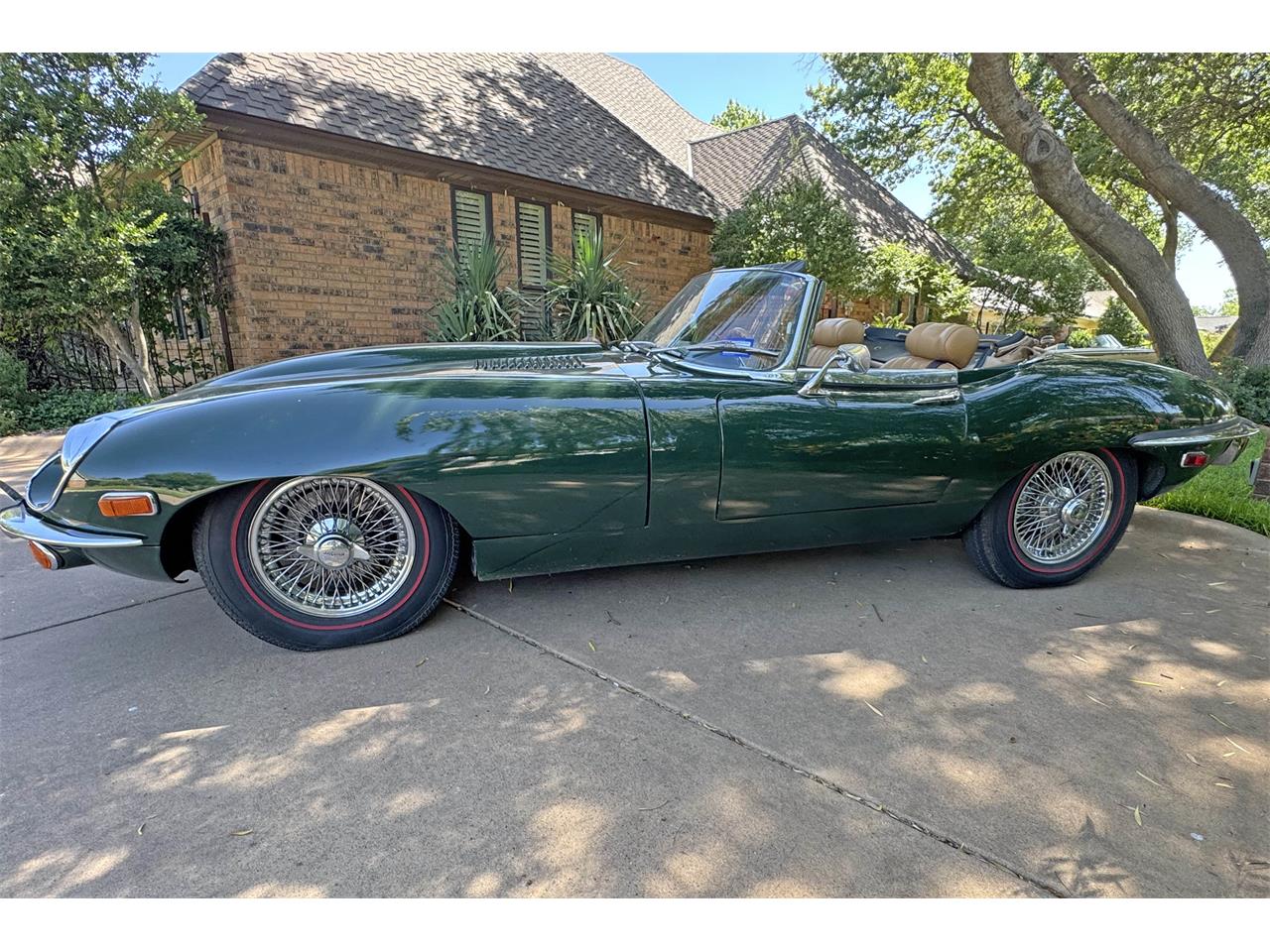 Jaguar-Xke-1971-British-Racing-Green-Biscuit-4