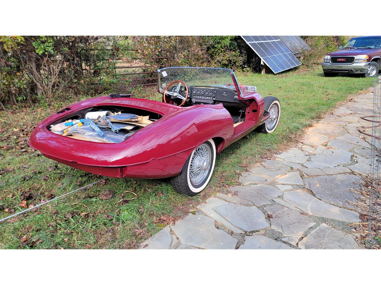 Jaguar-Xke-ii-1969-Signal-Red-Tan-11