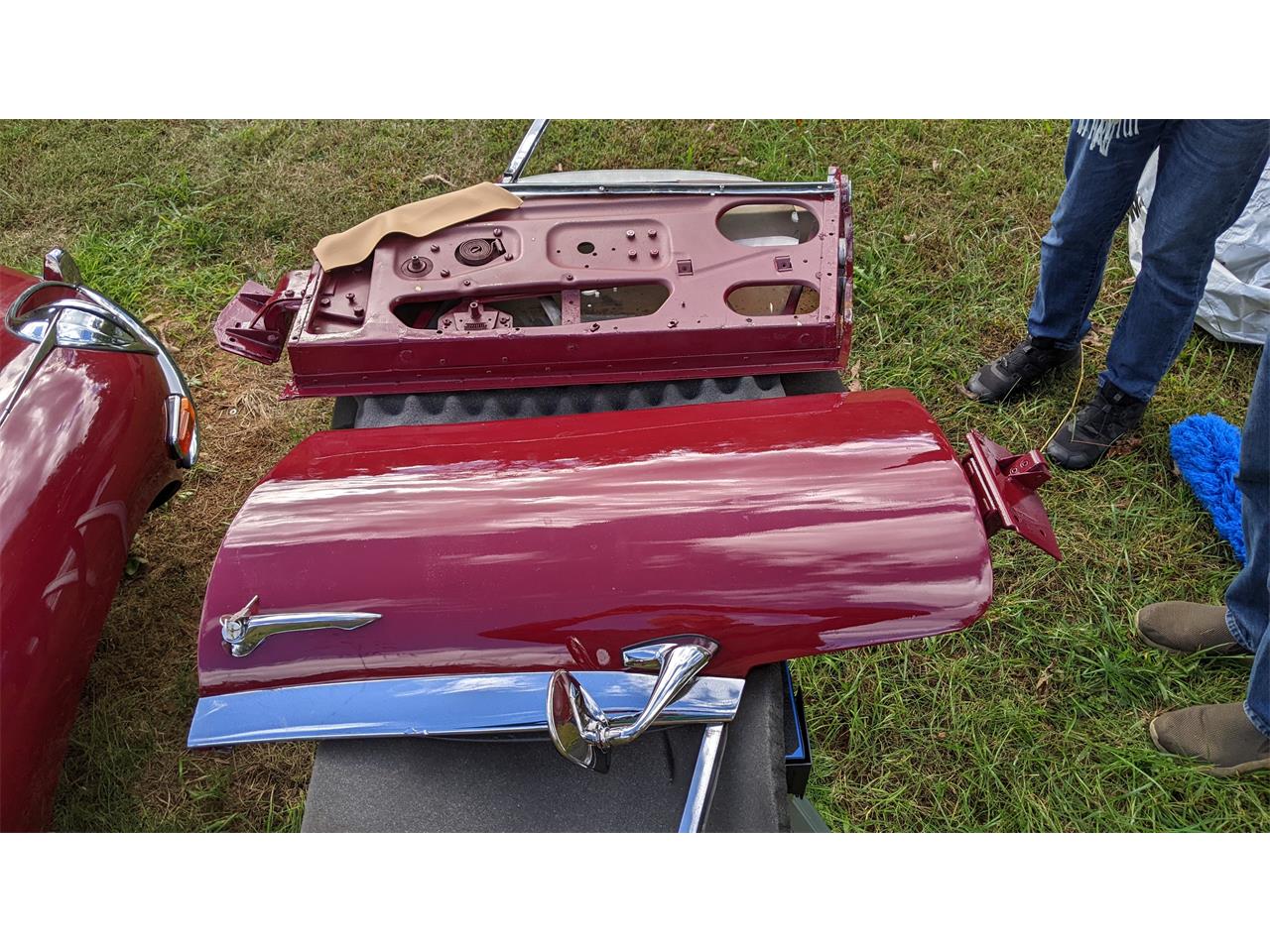 Jaguar-Xke-ii-1969-Signal-Red-Tan-31