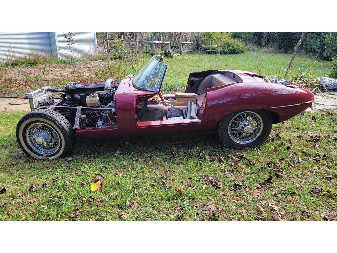 Jaguar-Xke-ii-1969-Signal-Red-Tan-8