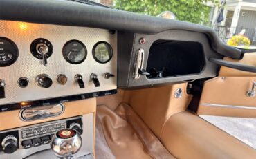 Jaguar-Xke-series-ii-1964-Red-Beige-11