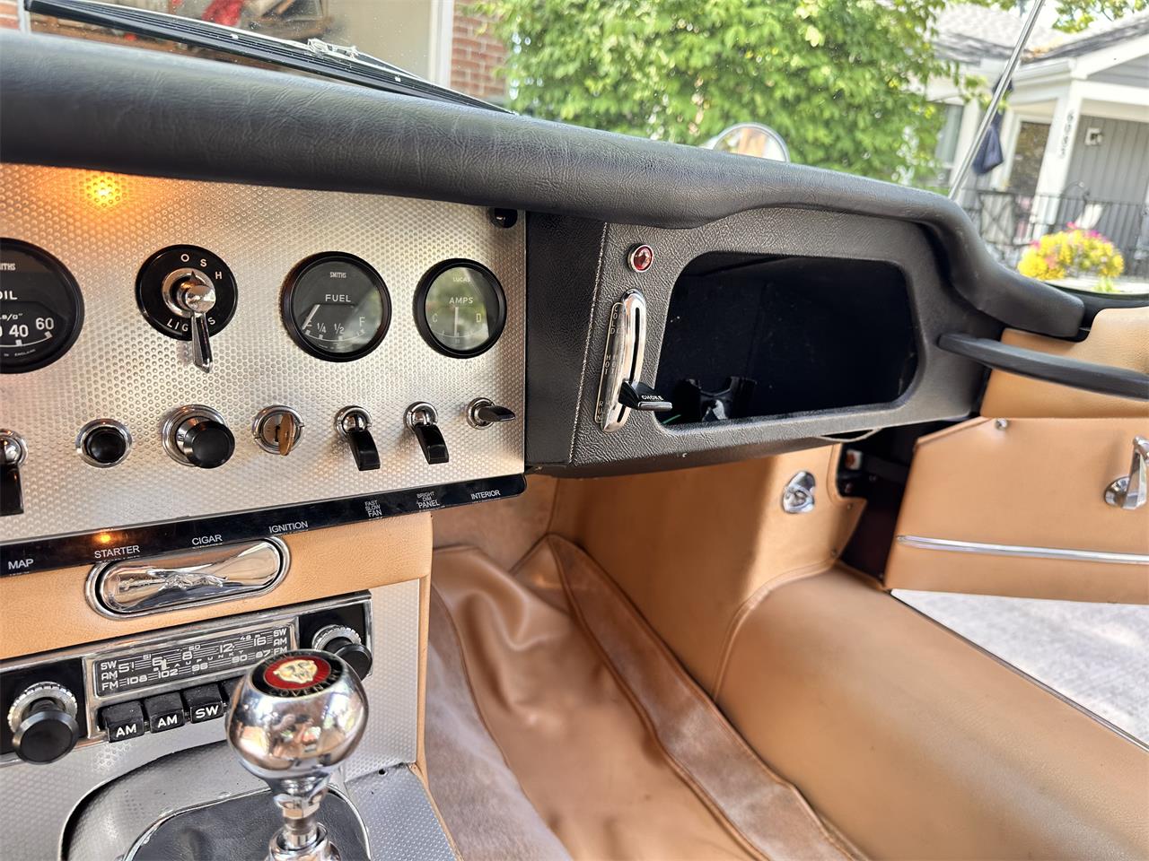 Jaguar-Xke-series-ii-1964-Red-Beige-11
