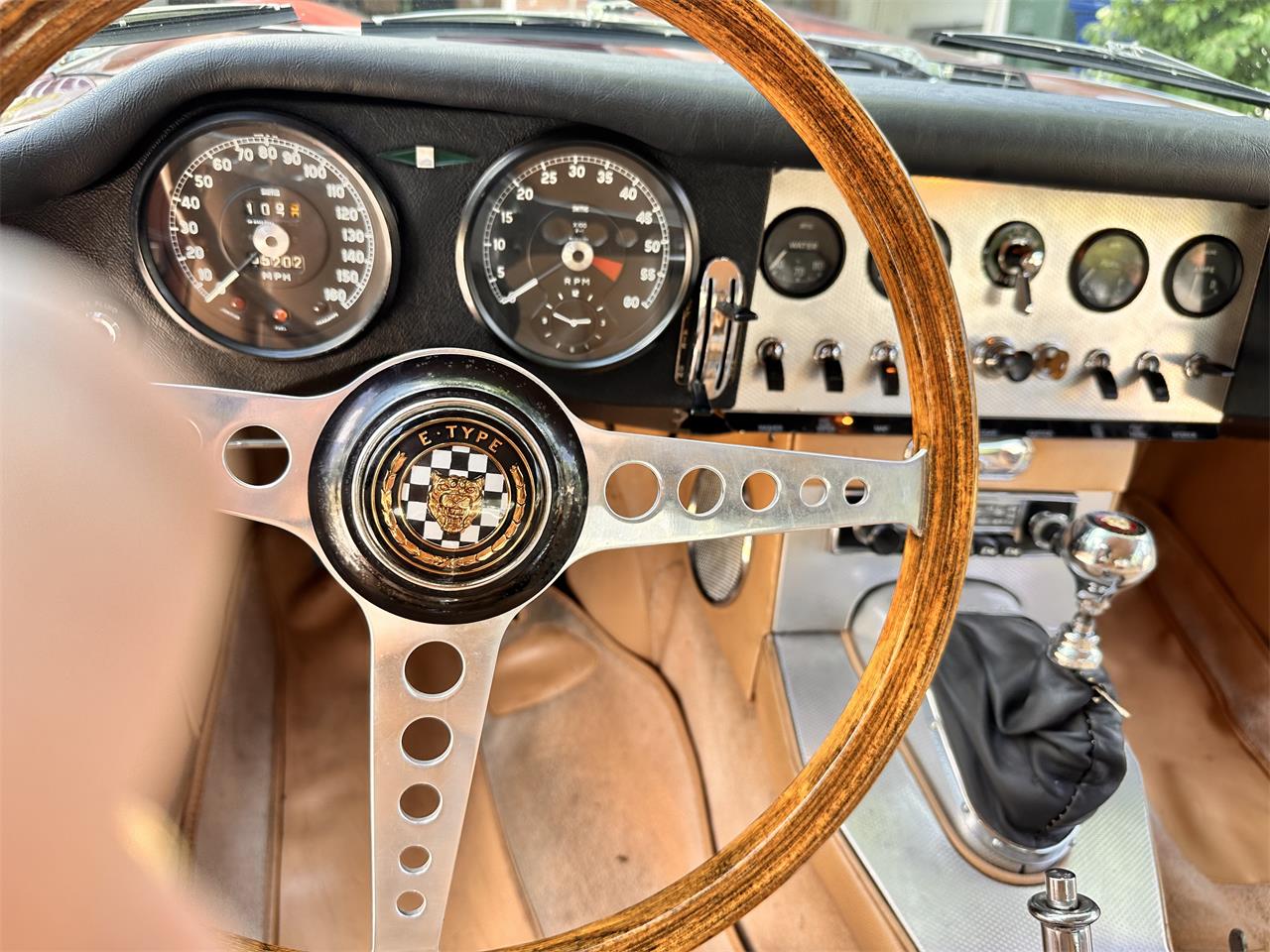 Jaguar-Xke-series-ii-1964-Red-Beige-12