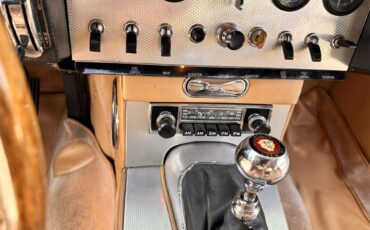Jaguar-Xke-series-ii-1964-Red-Beige-14