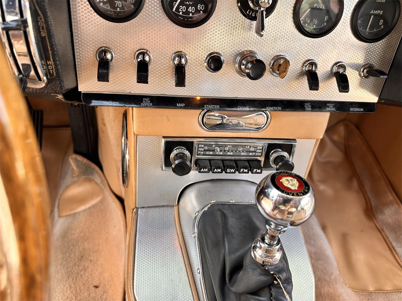 Jaguar-Xke-series-ii-1964-Red-Beige-14