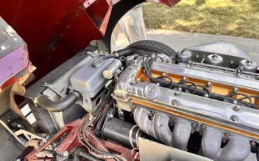 Jaguar-Xke-series-ii-1964-Red-Beige-17