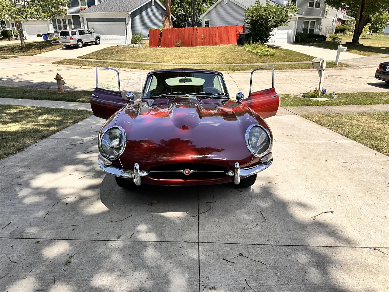 Jaguar-Xke-series-ii-1964-Red-Beige-9