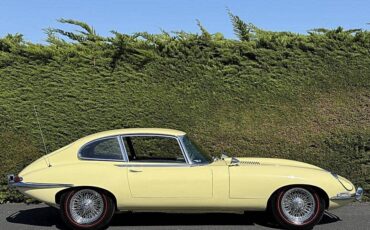 Jaguar-etype-1968-yellow-11