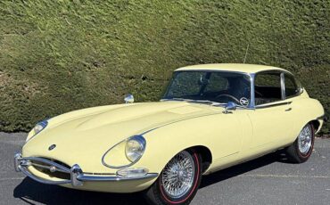 Jaguar-etype-1968-yellow-7