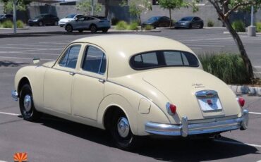 Jaguar-mark-i-1957-32