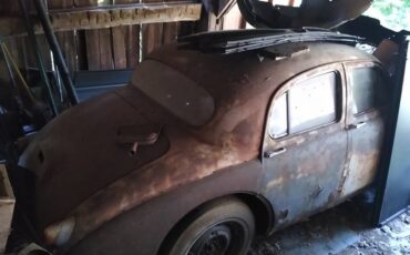 Jaguar-mk-1-1956-brown-12
