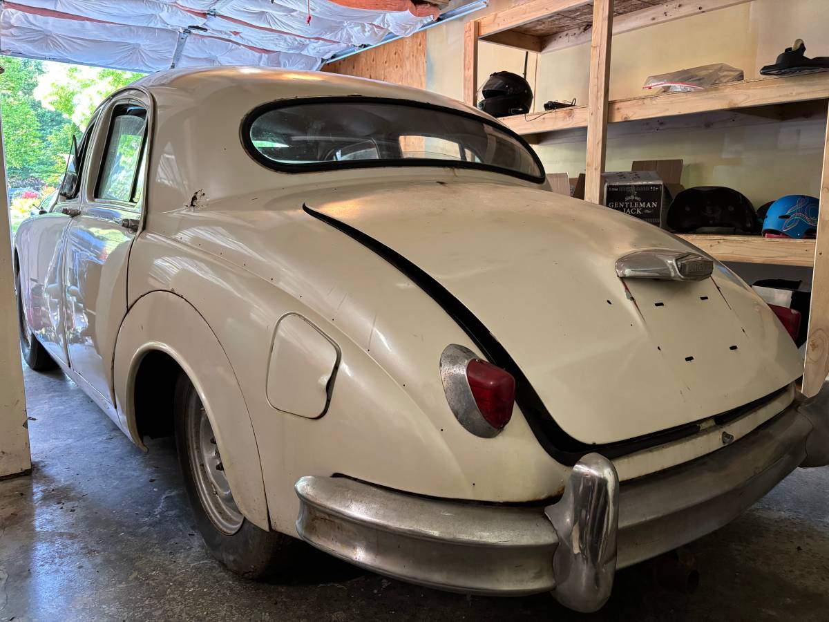 Jaguar-mk1-1957-white-2
