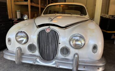 Jaguar-mk1-1957-white-4